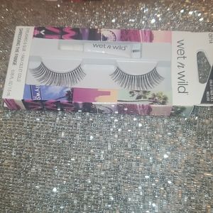 Wet and wild lashes brand new still In box…#2